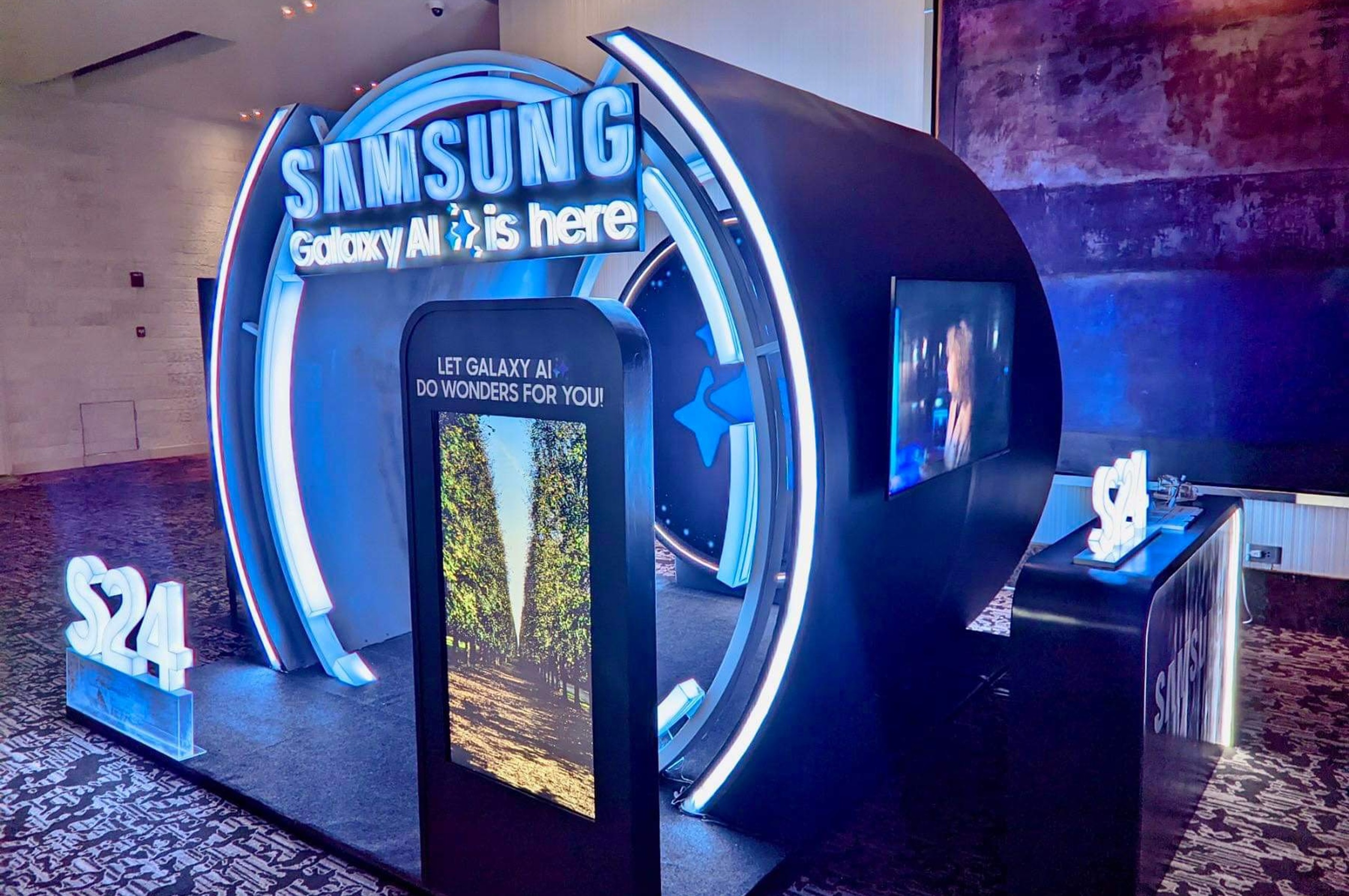 Samsung Mariott Hotel Display